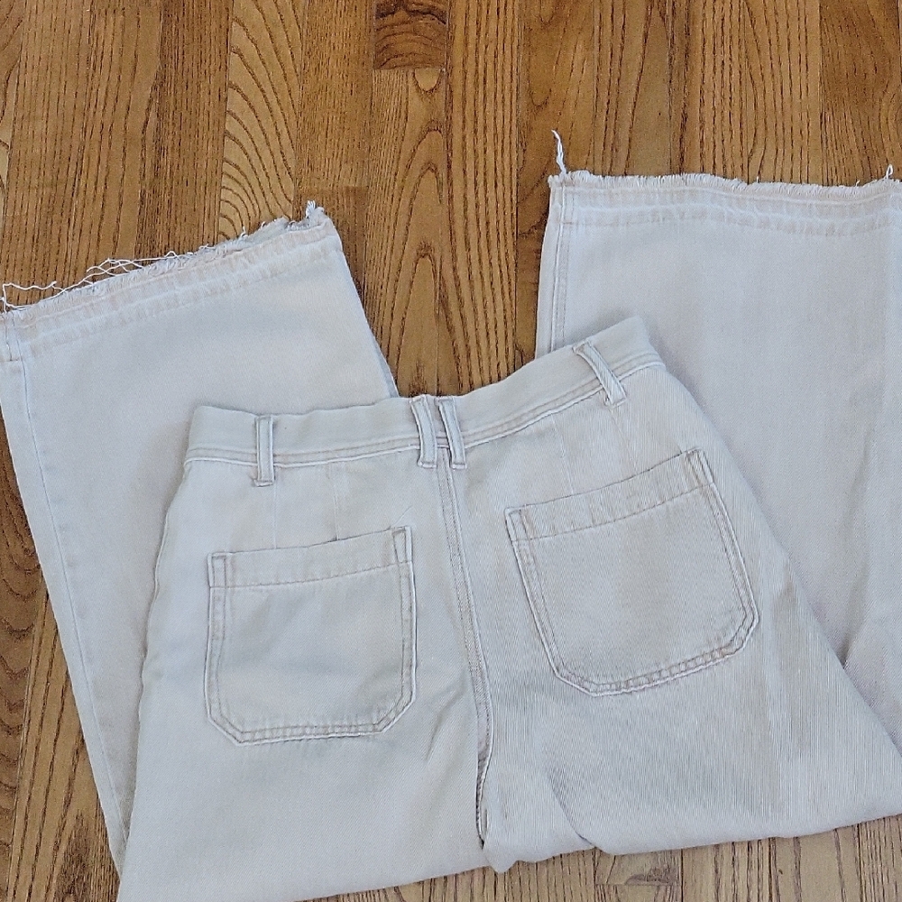 Stylish Peachy/ Beige Wide-Leg Jeans for Women - Picture 4 of 8